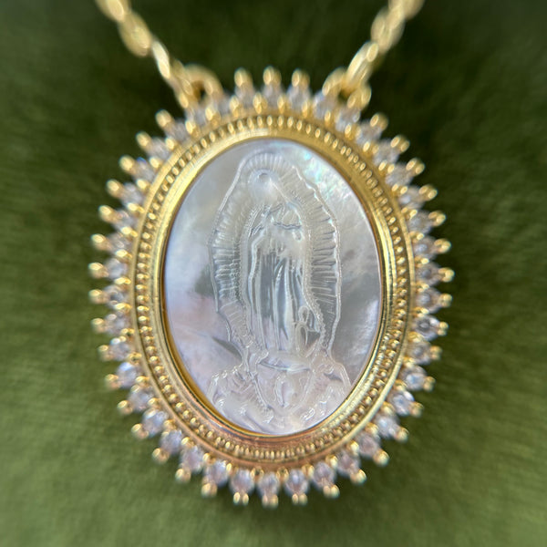 COLAR N.S. GUADALUPE MADRE PÉROLA GOLD