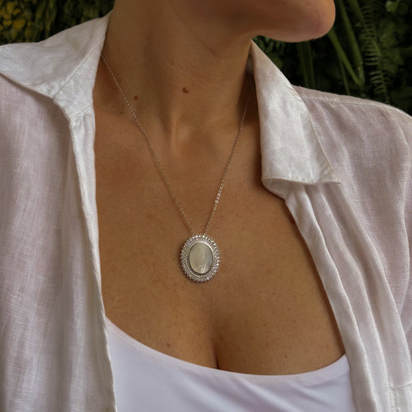 COLAR N.S. GUADALUPE MADRE PÉROLA SILVER